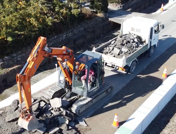 ある日のドローン空撮【道路改良工事】