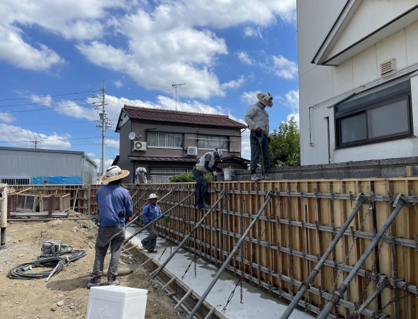 造成工事！現場打L型擁壁動画　天端仕上げに注目❗️
